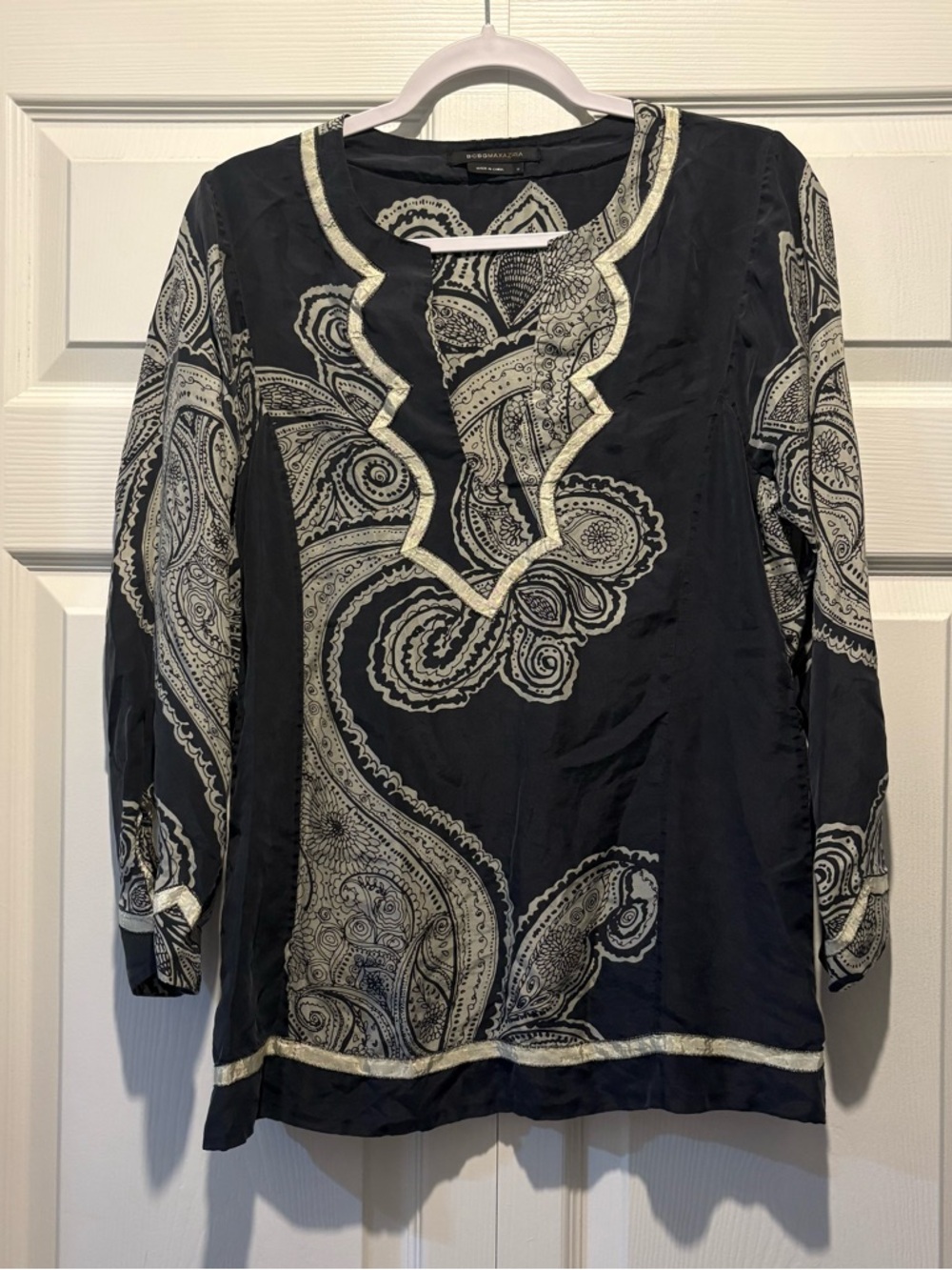 BCBGMaxAzria charcoal gray paisley tunic v-neck top silk luxury lightweight sz S